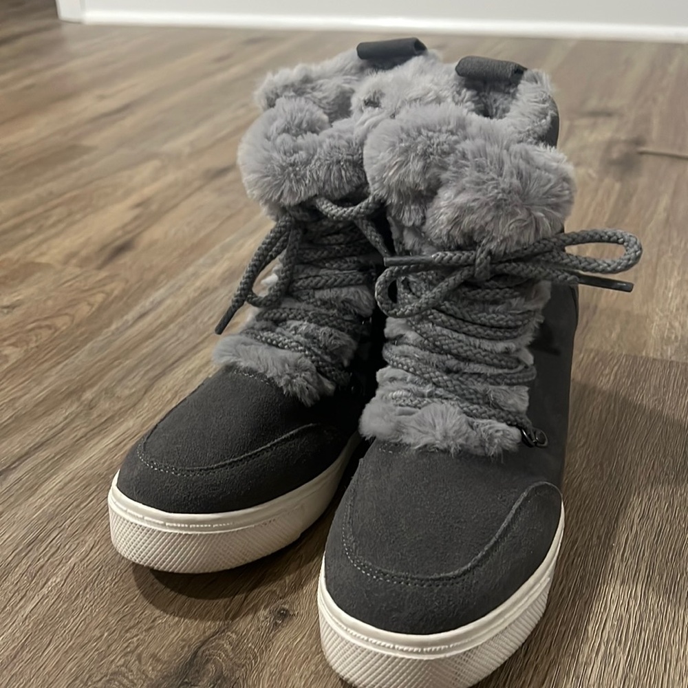 Steve Madden Gray Lace Up Boots